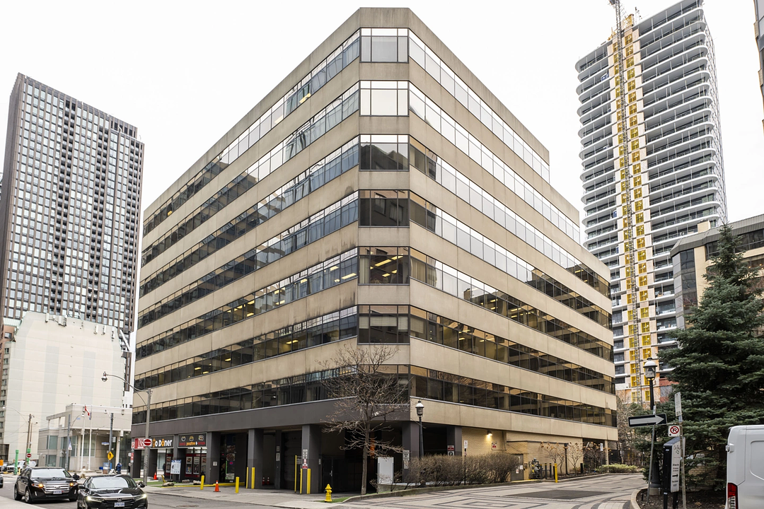 101 - 250 Dundas Street West, Toronto, ON