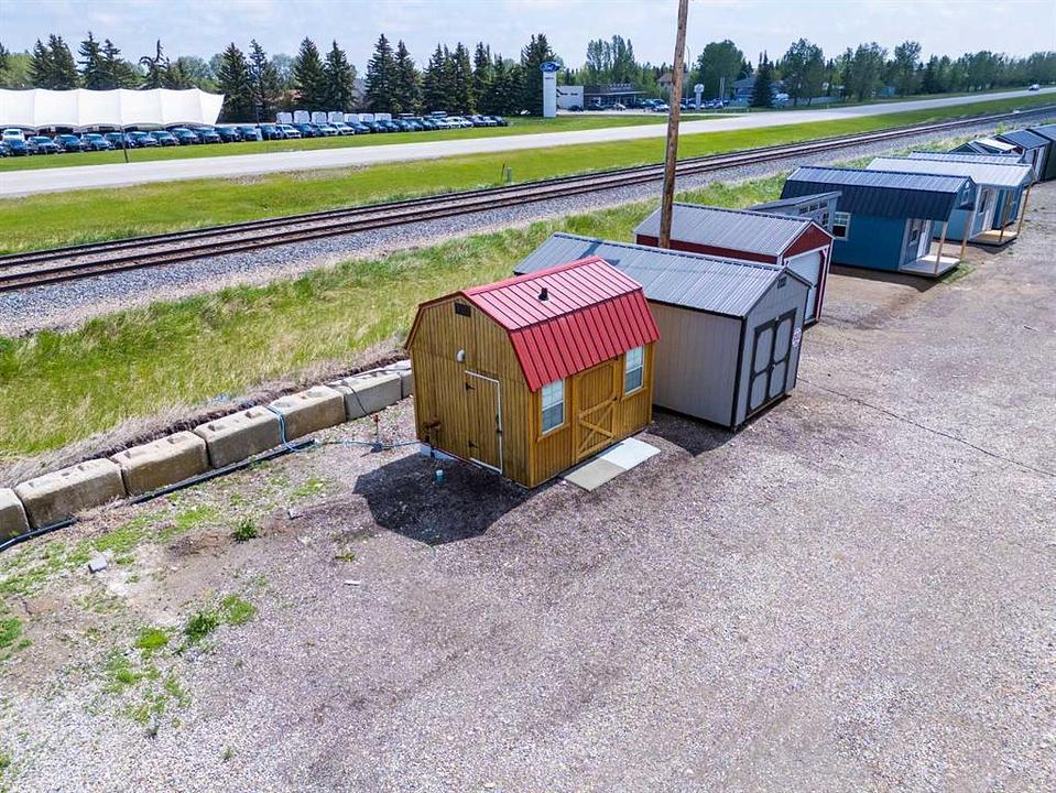 680 10th Avenue, Carstairs, AB
