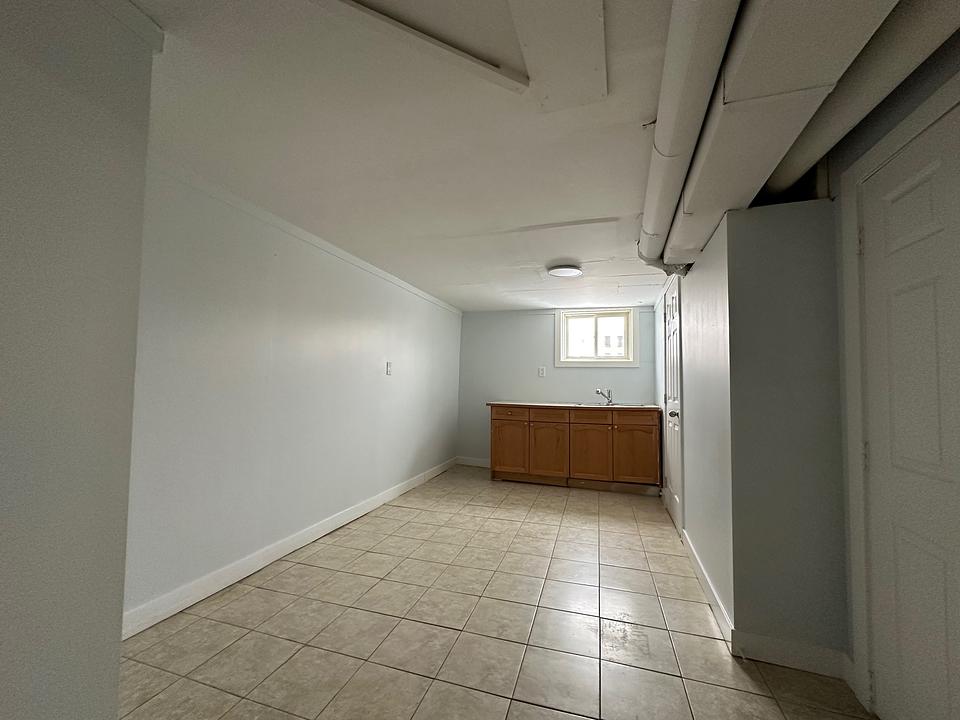 1101 22 Avenue Northwest, Calgary, AB