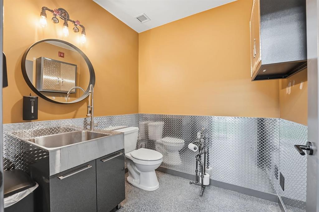 18 - 25 Southbank Crescent, Okotoks, AB