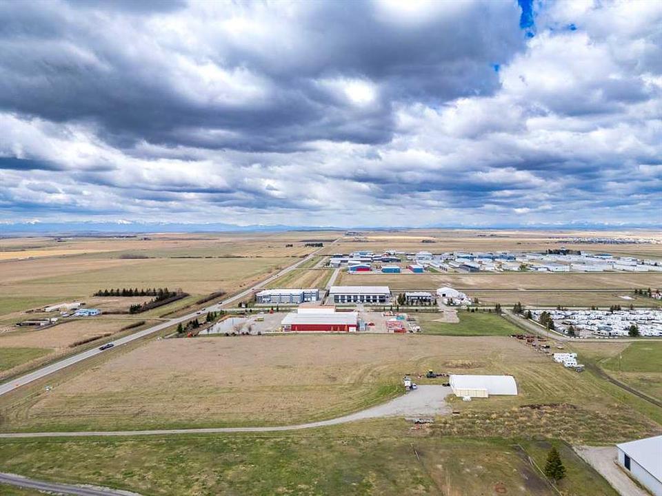 33066 Township Road 250, Calgary, AB