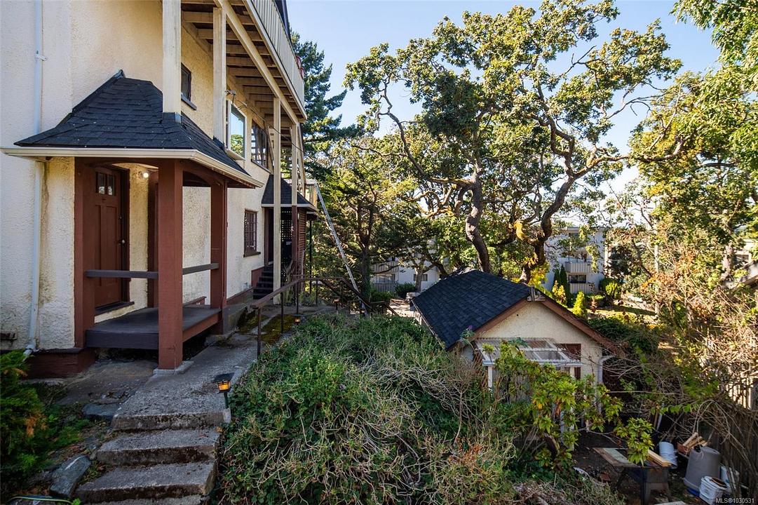 1043 Belmont Avenue, Victoria, BC