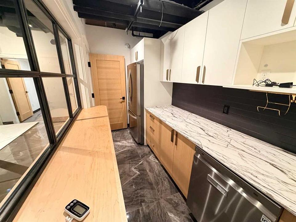 222 - 14 Avenue Southwest, Calgary, AB