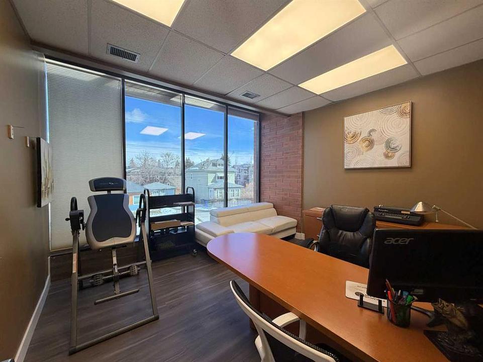 204 - 136 17 Avenue Northeast, Calgary, AB