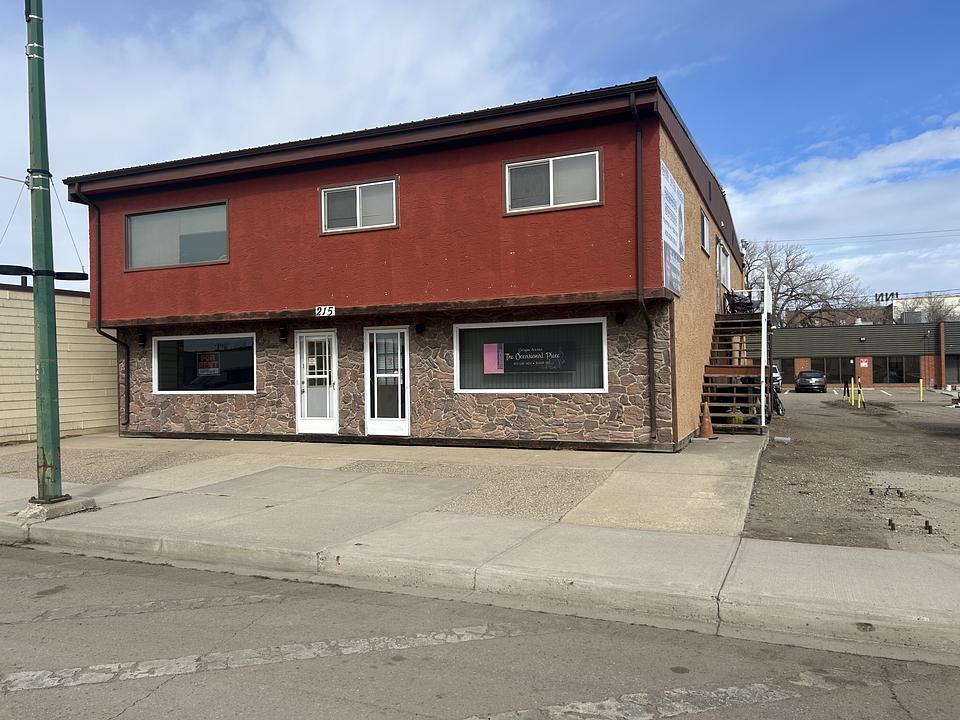 215 Broadway Avenue East, Redcliff, AB