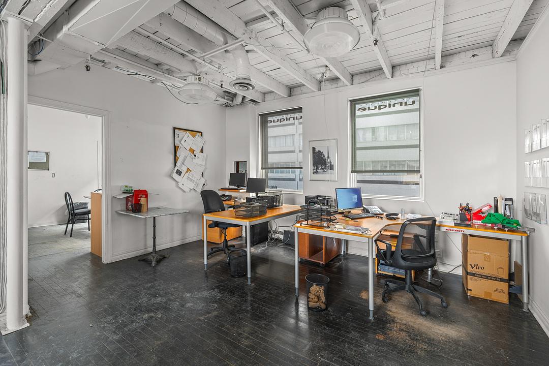 9455 Boulevard Saint-Laurent, Montréal, QC