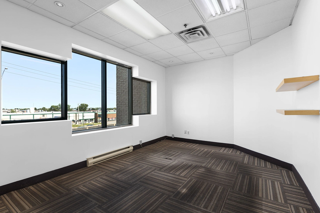 340 - 8150 Boulevard Métropolitain Est, Montréal, QC