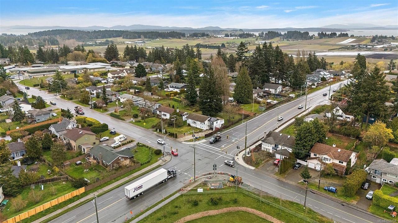 6753 Central Saanich Road, Victoria, BC