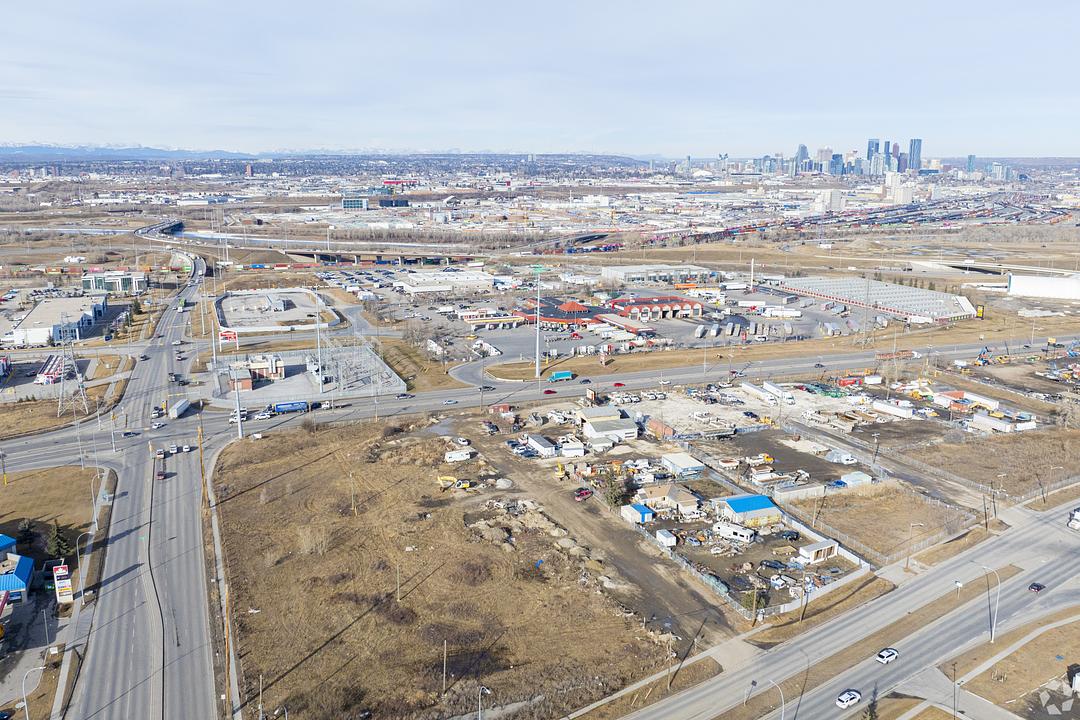 2525 49 Avenue Southeast, Calgary, AB