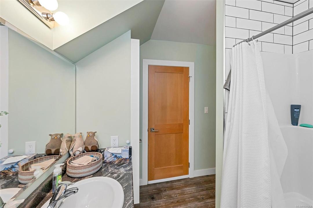 #111 - 689 Hoffman Avenue, Victoria, BC
