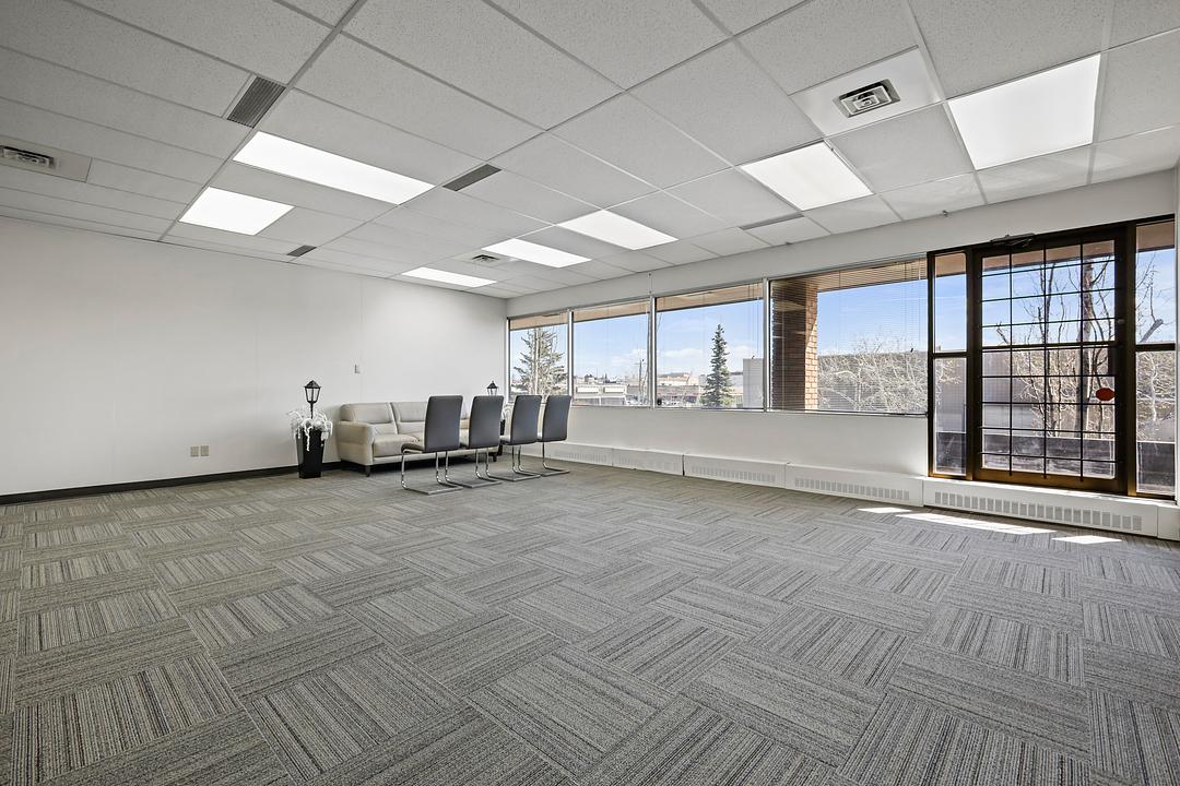 220 - 3016 19 Street Northeast, Calgary, AB