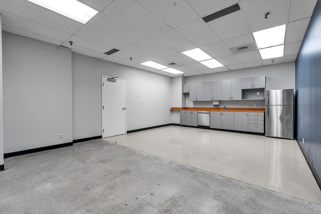 606 - 111 Peter Street, Toronto, ON