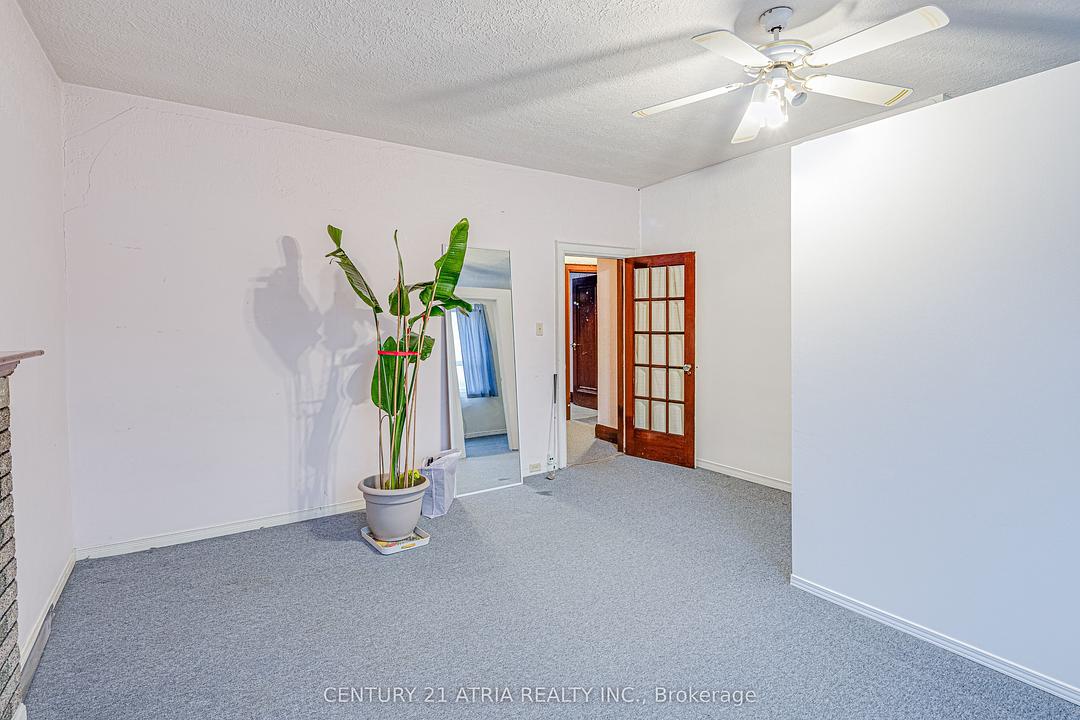 1564 Danforth Avenue, Toronto, ON