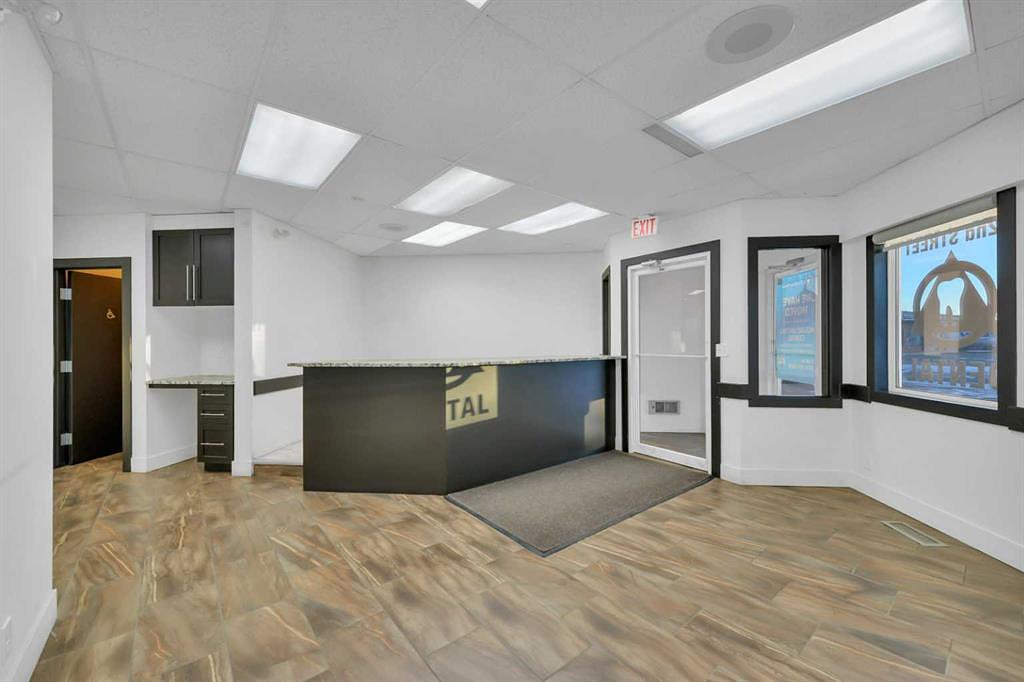1 - 5116 52 Street, Red Deer, AB