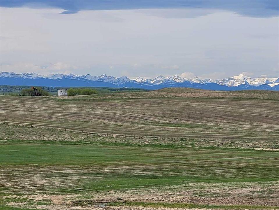 272065 Lochend Road, Rocky View County, AB