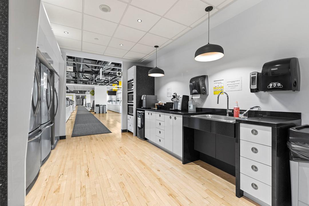 8.300 - 2500-1751 Rue Richardson, Montreal, QC