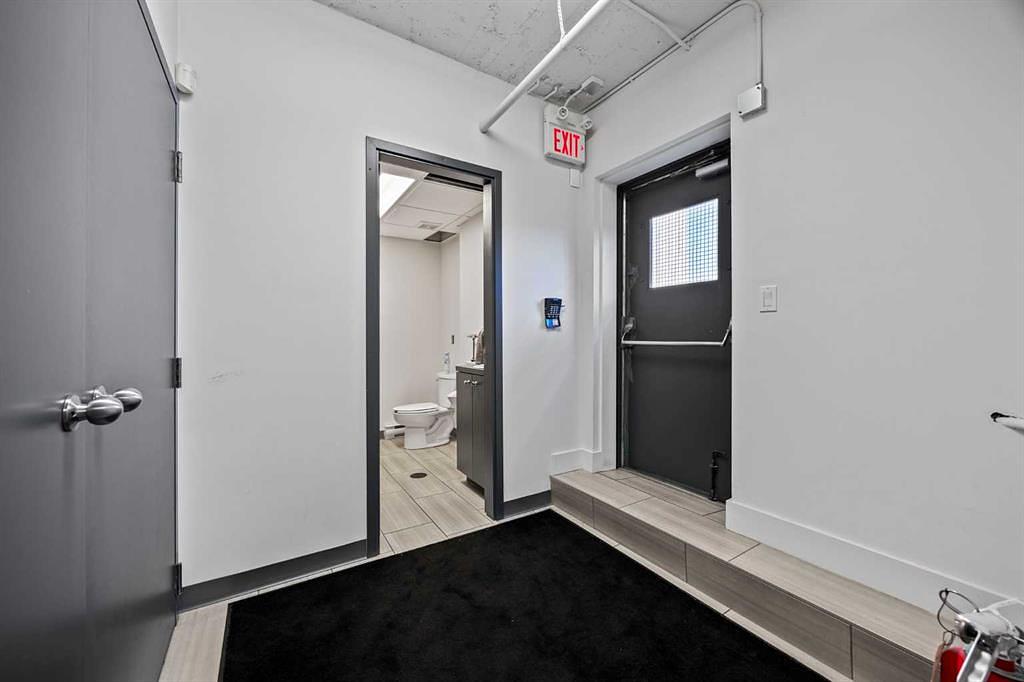 1742 10 Avenue Southwest, Calgary, AB