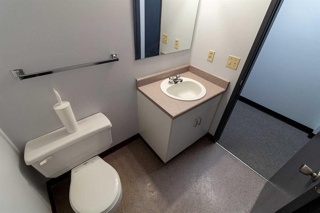 2182 39 Avenue Northeast, Calgary, AB
