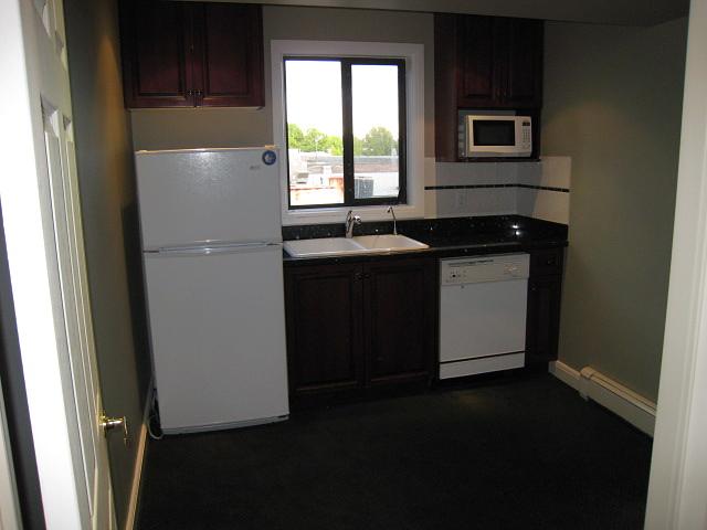 300 - 1538 Foster St, White Rock, BC