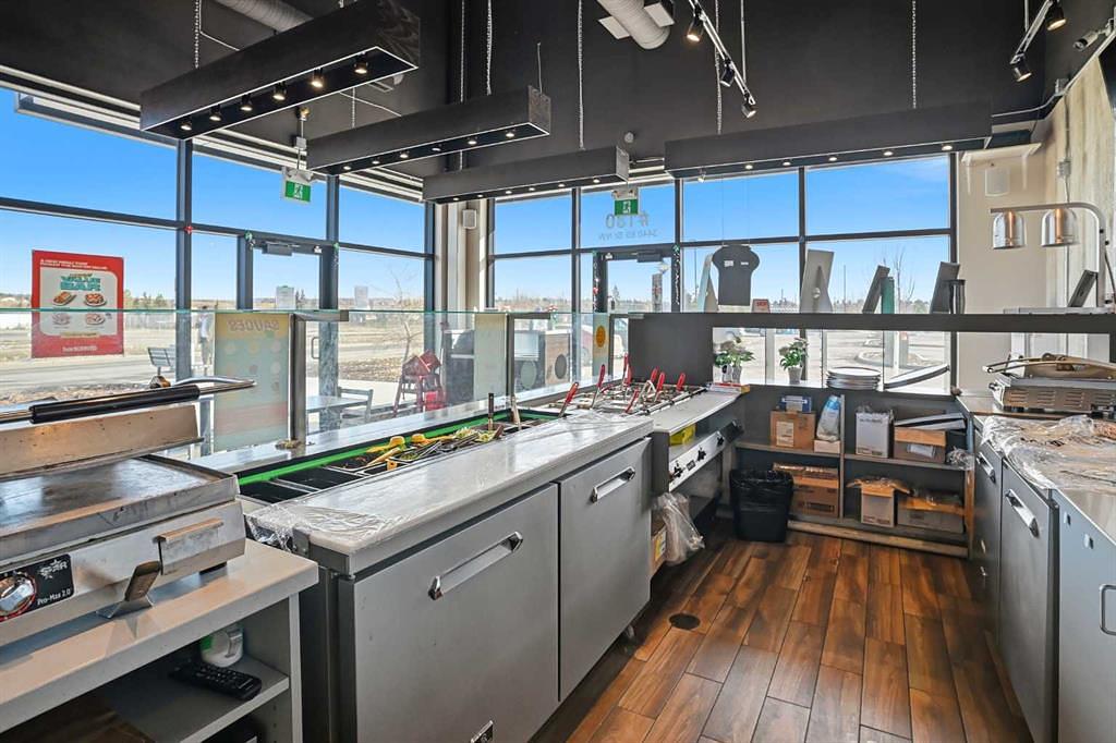 180 - 3440 69 Street Northwest, Calgary, AB