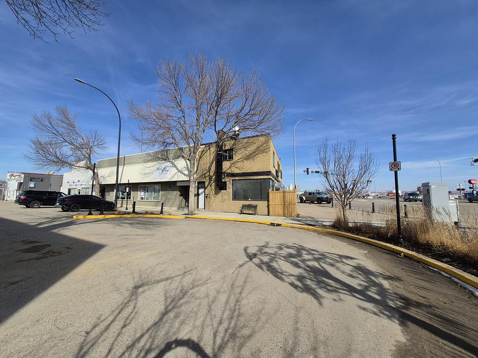 5004 Alberta 2 Alternate, Lacombe, AB