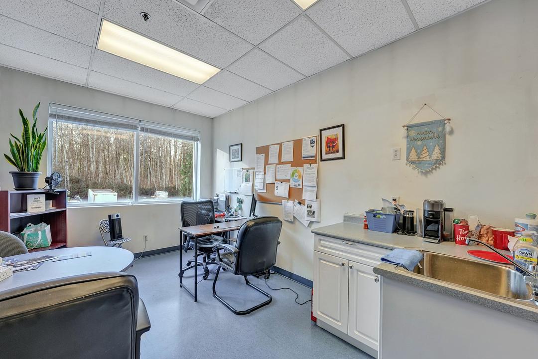 17288 104a Ave, Surrey, BC
