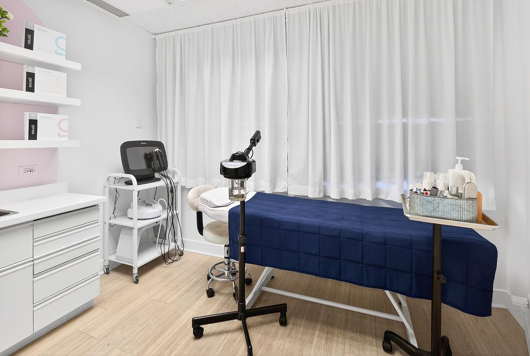12085 CONFIDENTIAL, North Vancouver, BC