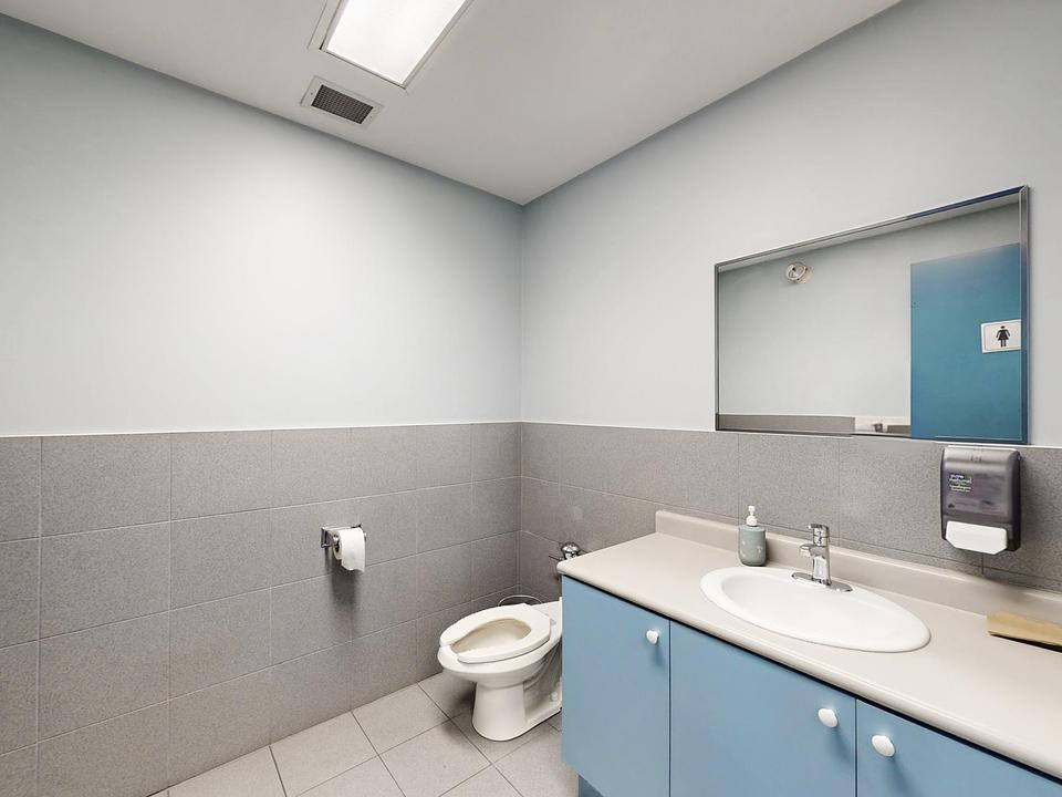 B - 1060 B Lorimar Drive, Mississauga, ON