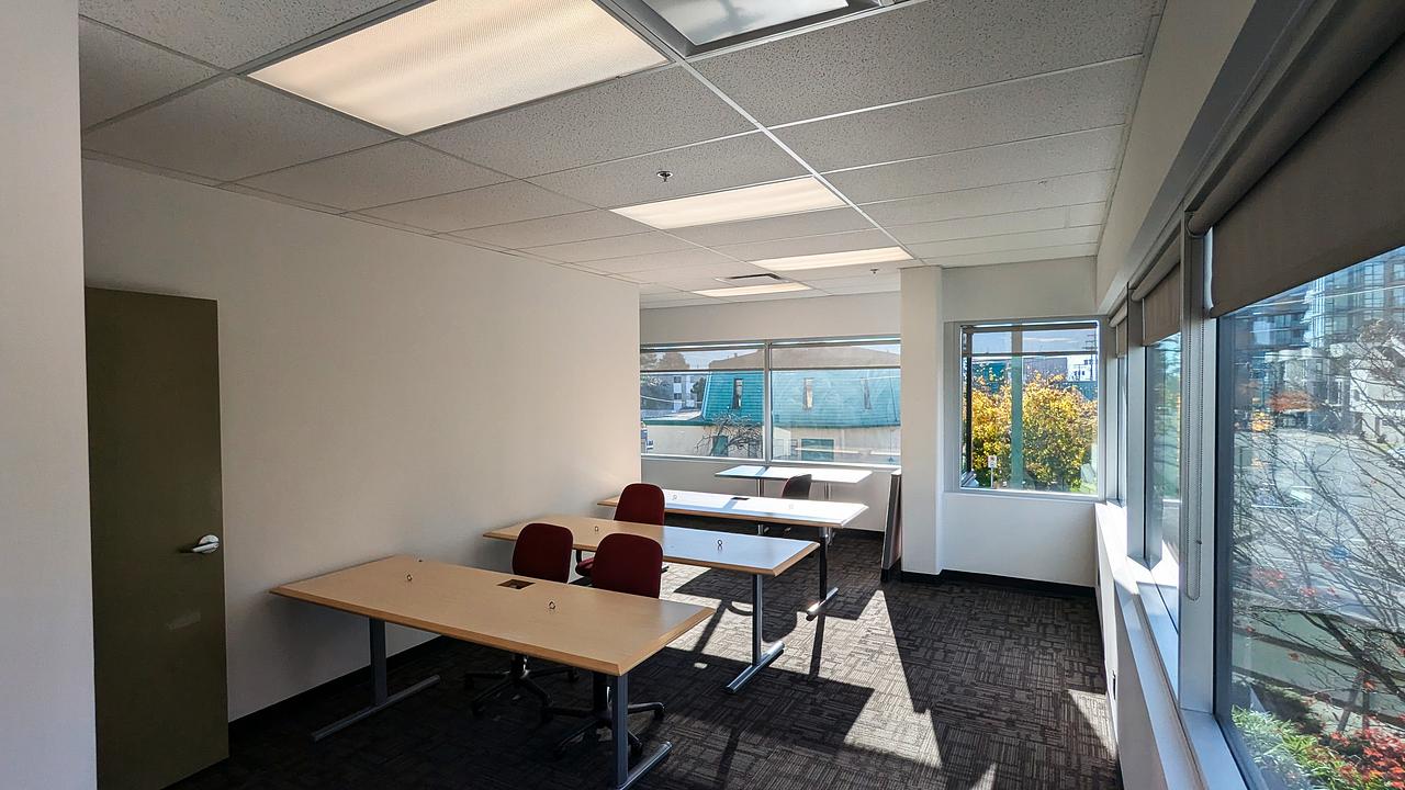 202 - 15261 Russell Avenue, White Rock, BC