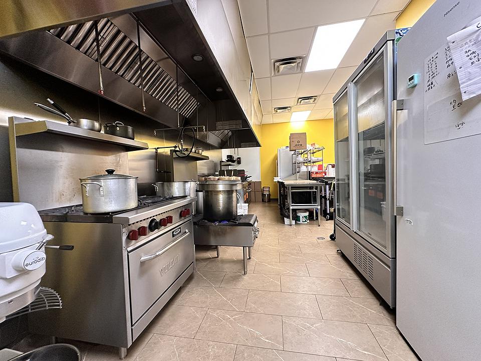 7133 Winterburn Road Northwest, Edmonton, AB