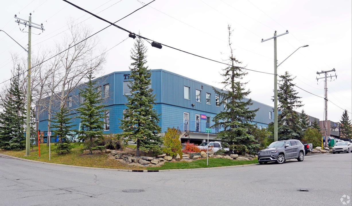 5 - 3 Skyline Crescent Northeast, Calgary, AB
