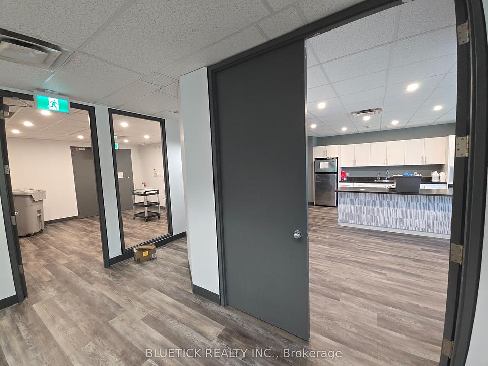 202 - 2233 Argentia Road, Mississauga, ON