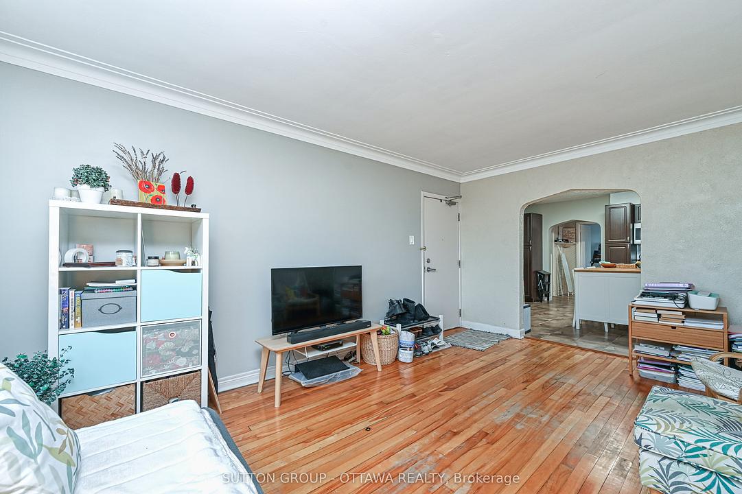 156 Dagmar Avenue, Ottawa, ON