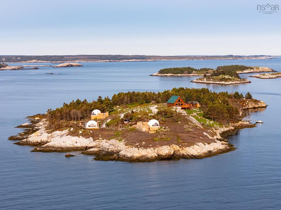 8 Simmons Island, West Dover, NS