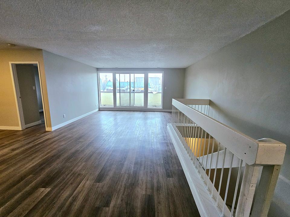 5004 50 Street, Beaumont, AB