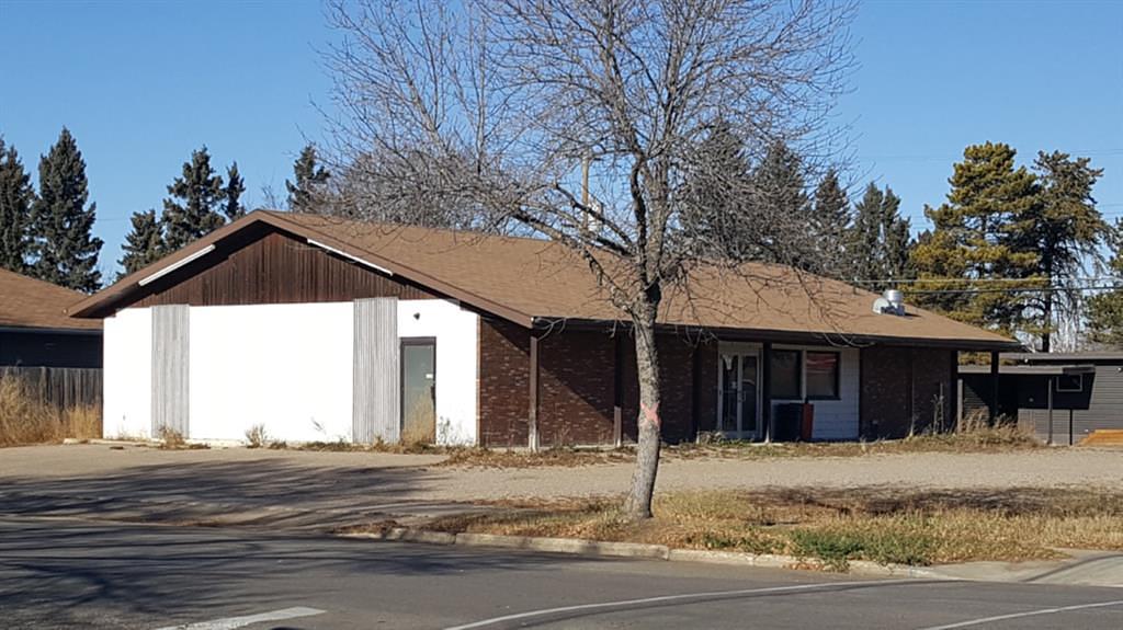5502 50 Street, Lloydminster, AB