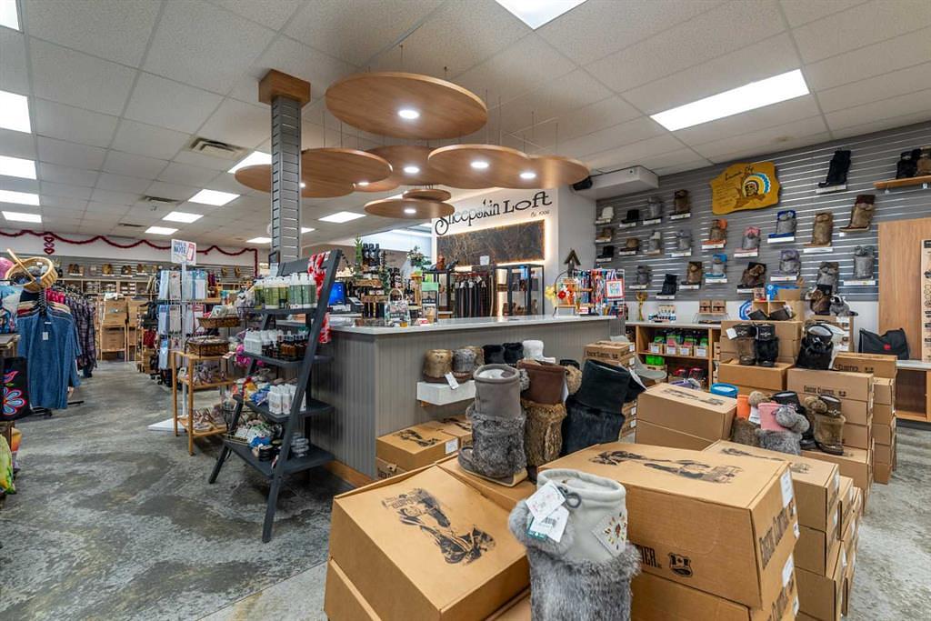 4305 57 Avenue, Lloydminster, AB