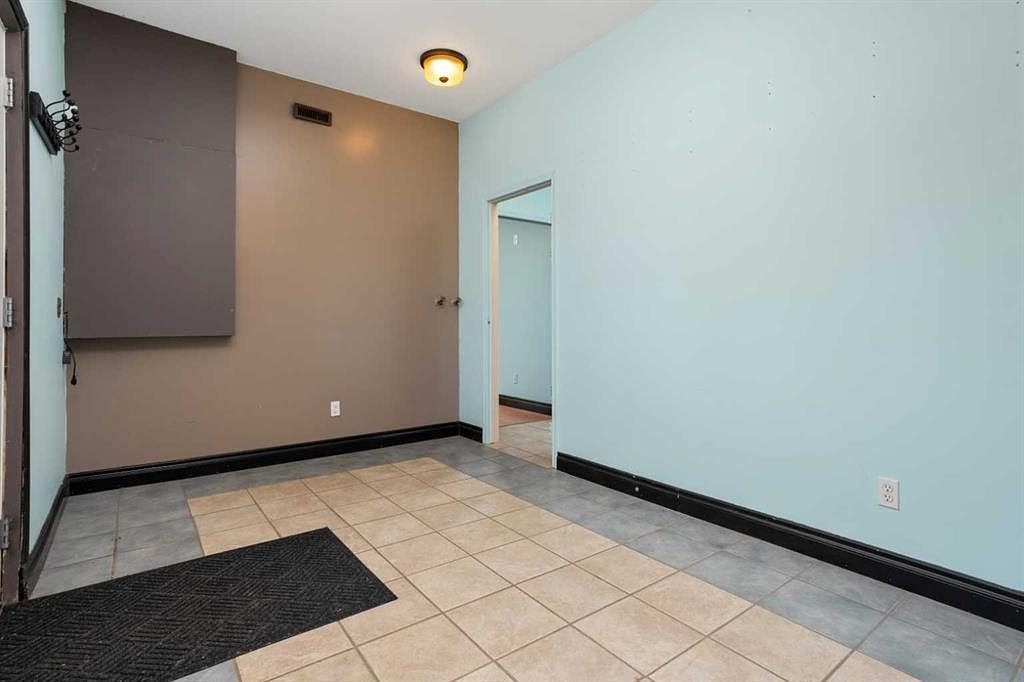5038 49 Street, Daysland, AB