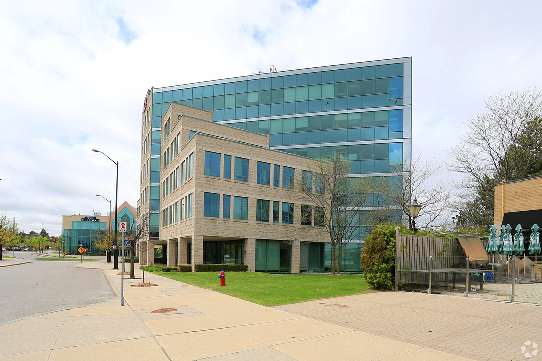 420 - 250-100 York Boulevard, Richmond Hill, ON