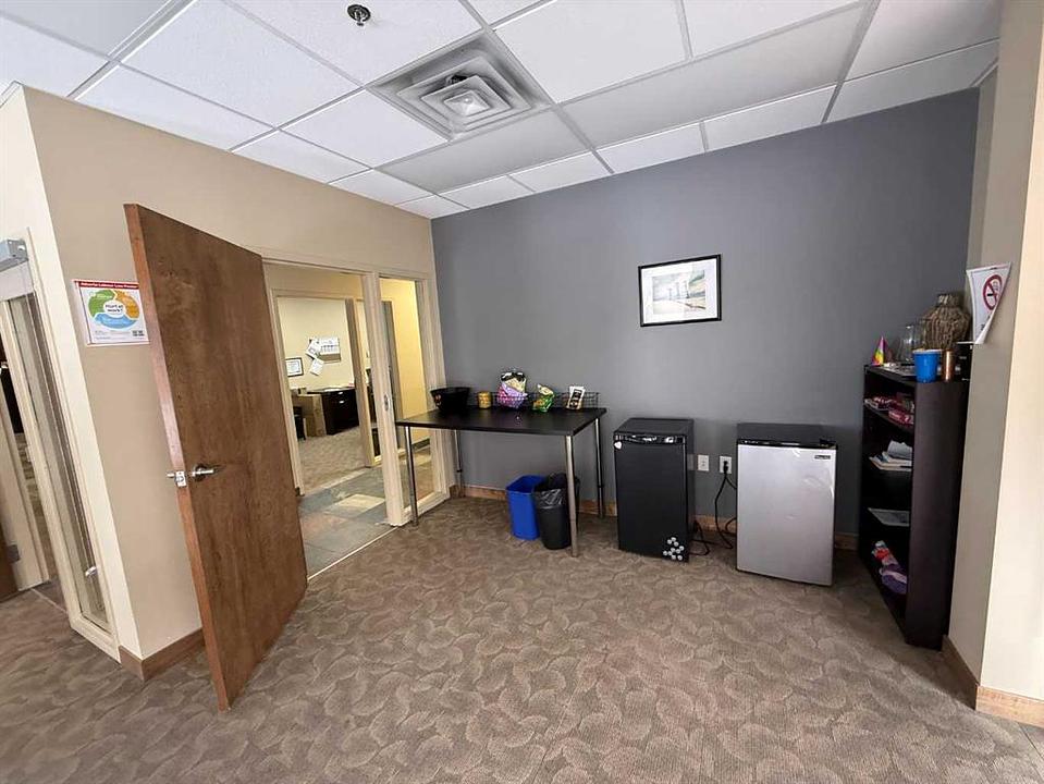 220 - 52 Gateway Drive Northeast, Airdrie, AB