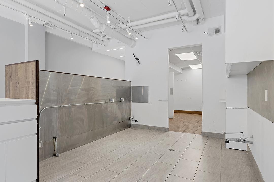 203 Bank St, Ottawa, ON