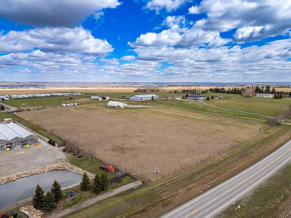 33066 Township Road 250, Calgary, AB