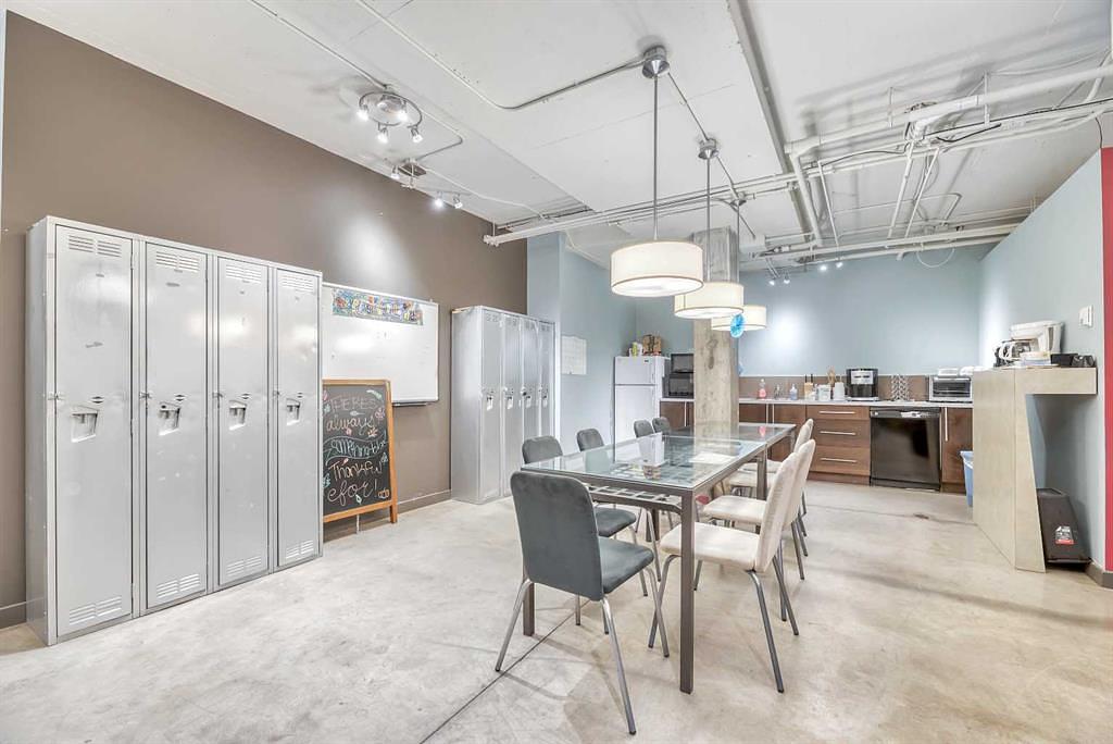 902 9 Avenue Southwest, Calgary, AB