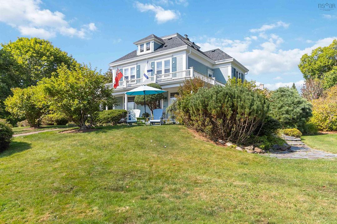 66 McDonald Street, Lunenburg, NS