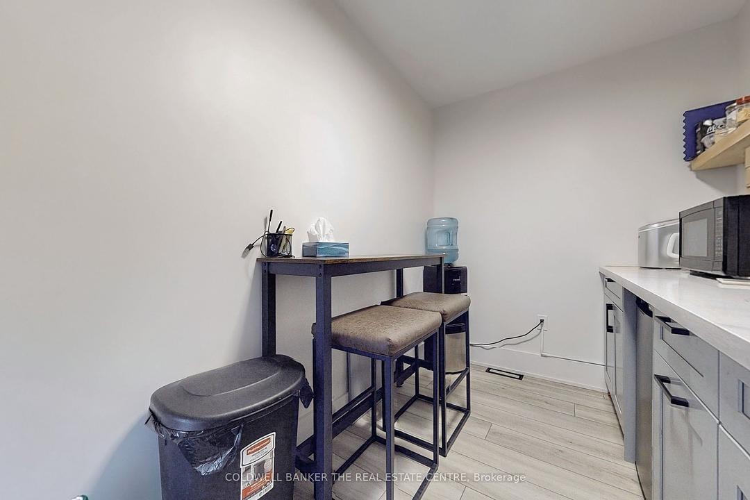 543 The Queensway South, Georgina, ON