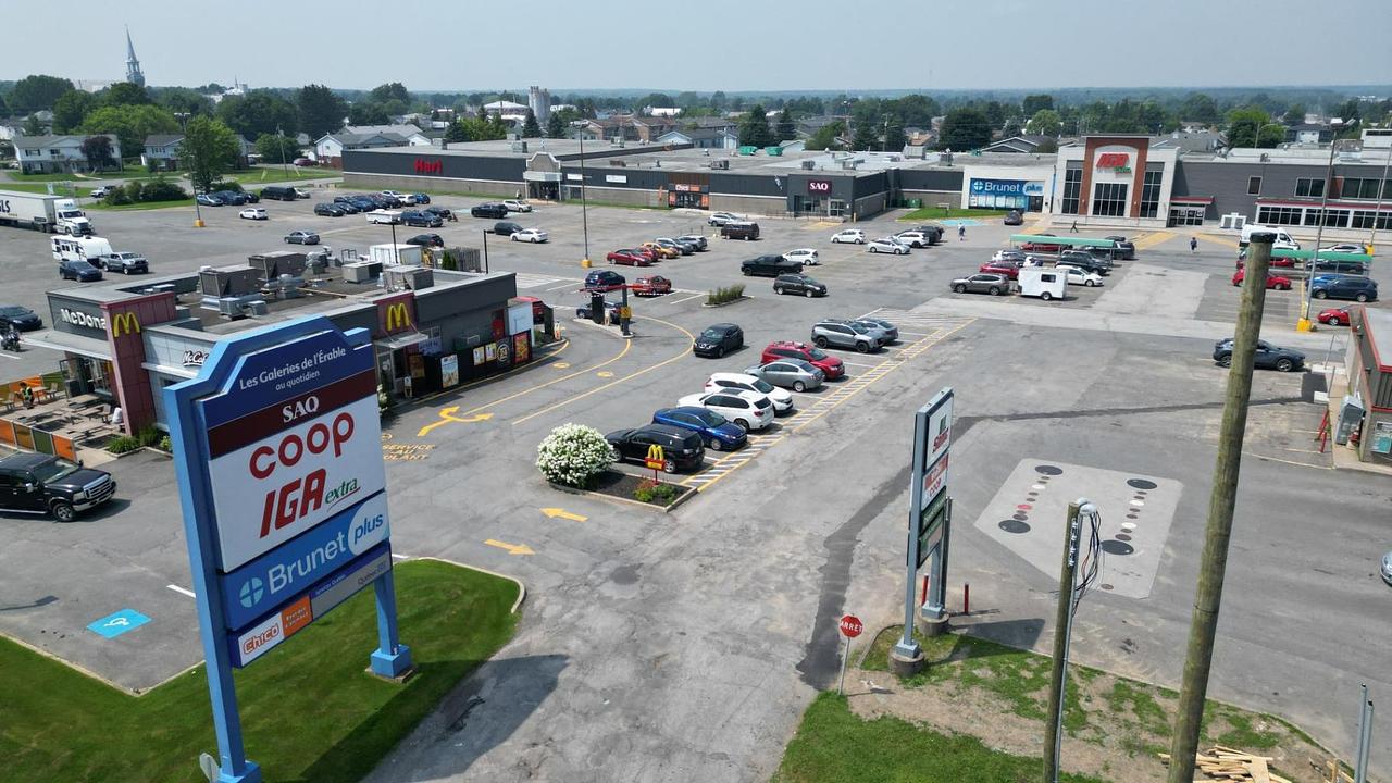 300 - 1971 Rue Bilodeau, Plessisville, QC