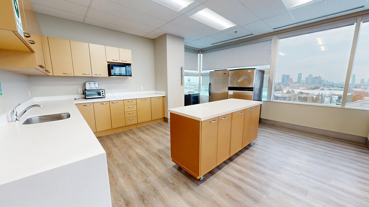 500 - 100 Milverton Drive, Mississauga, ON