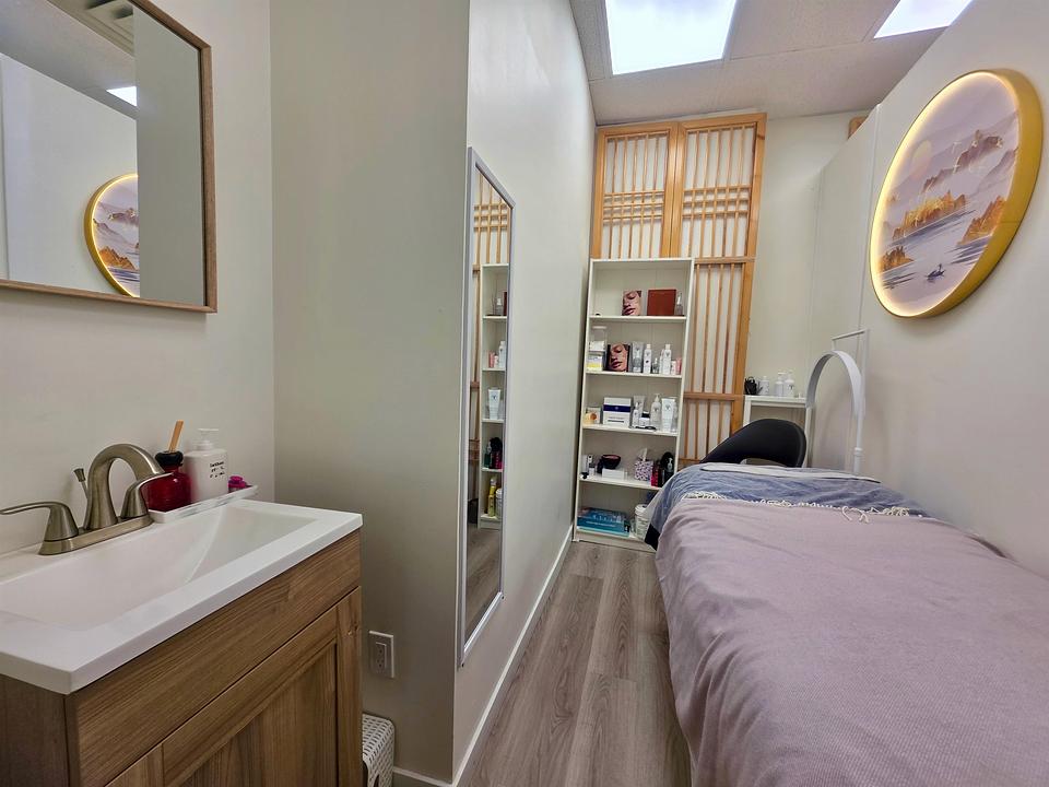 8228 Granville Street, Vancouver, BC