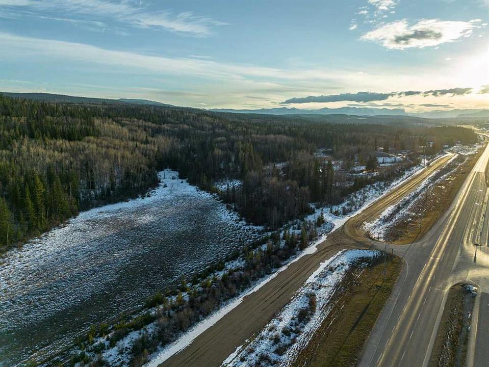 101 & 102 - 941 Makenny Street, Hinton, AB