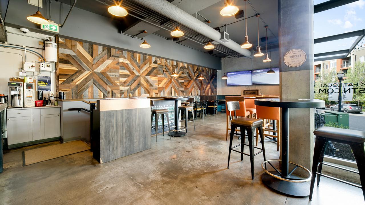 200 - 1615 Dickson Avenue, Kelowna, BC